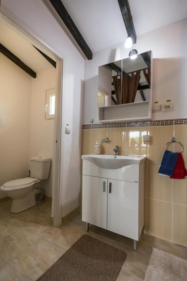 Casa Cu Muri Tîrgu Ocna Esterno foto