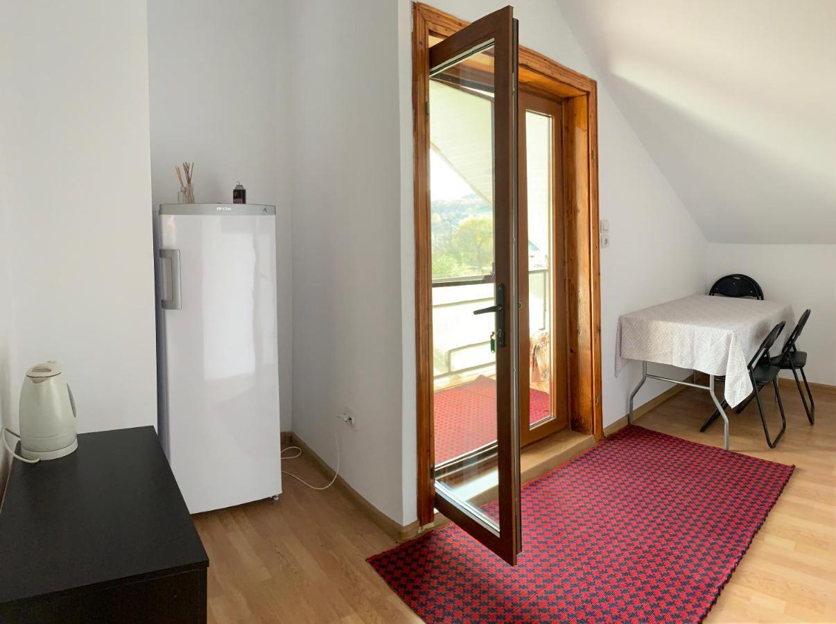 Casa Cu Muri Tîrgu Ocna Esterno foto